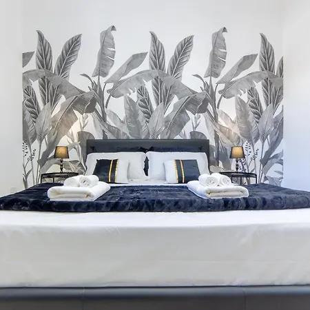 Tropical Boutique *
